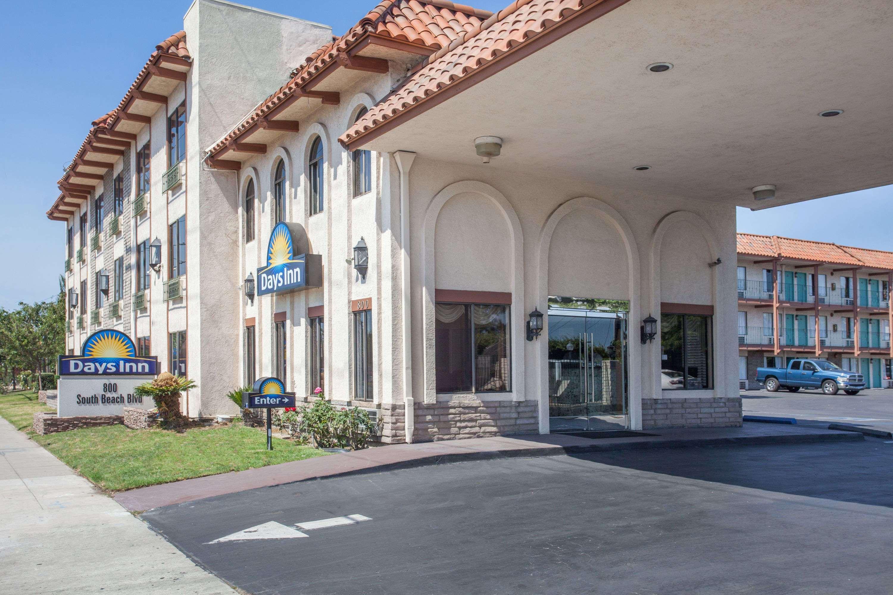Days Inn By Wyndham Anaheim Near The Park Zewnętrze zdjęcie