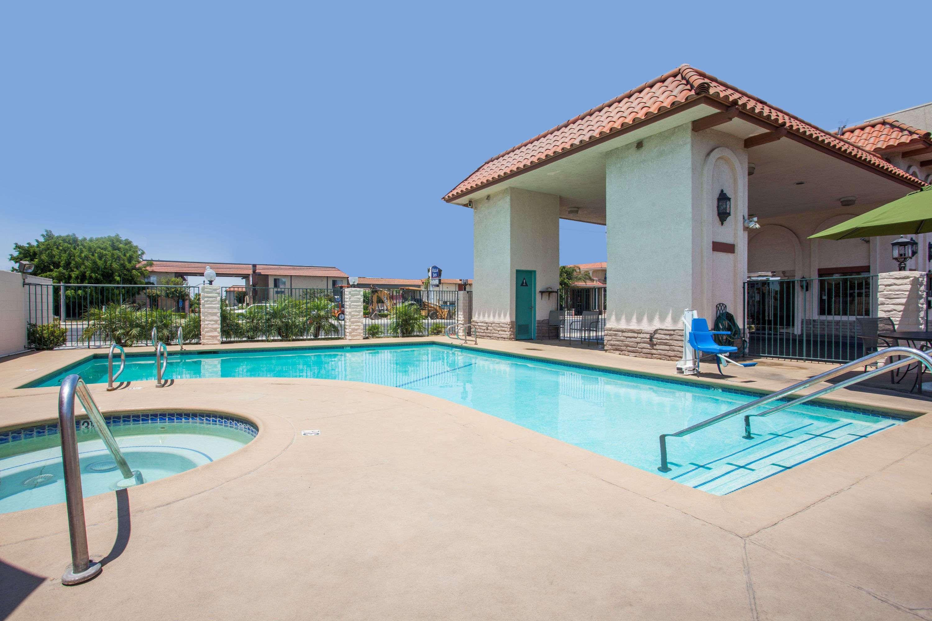 Days Inn By Wyndham Anaheim Near The Park Zewnętrze zdjęcie