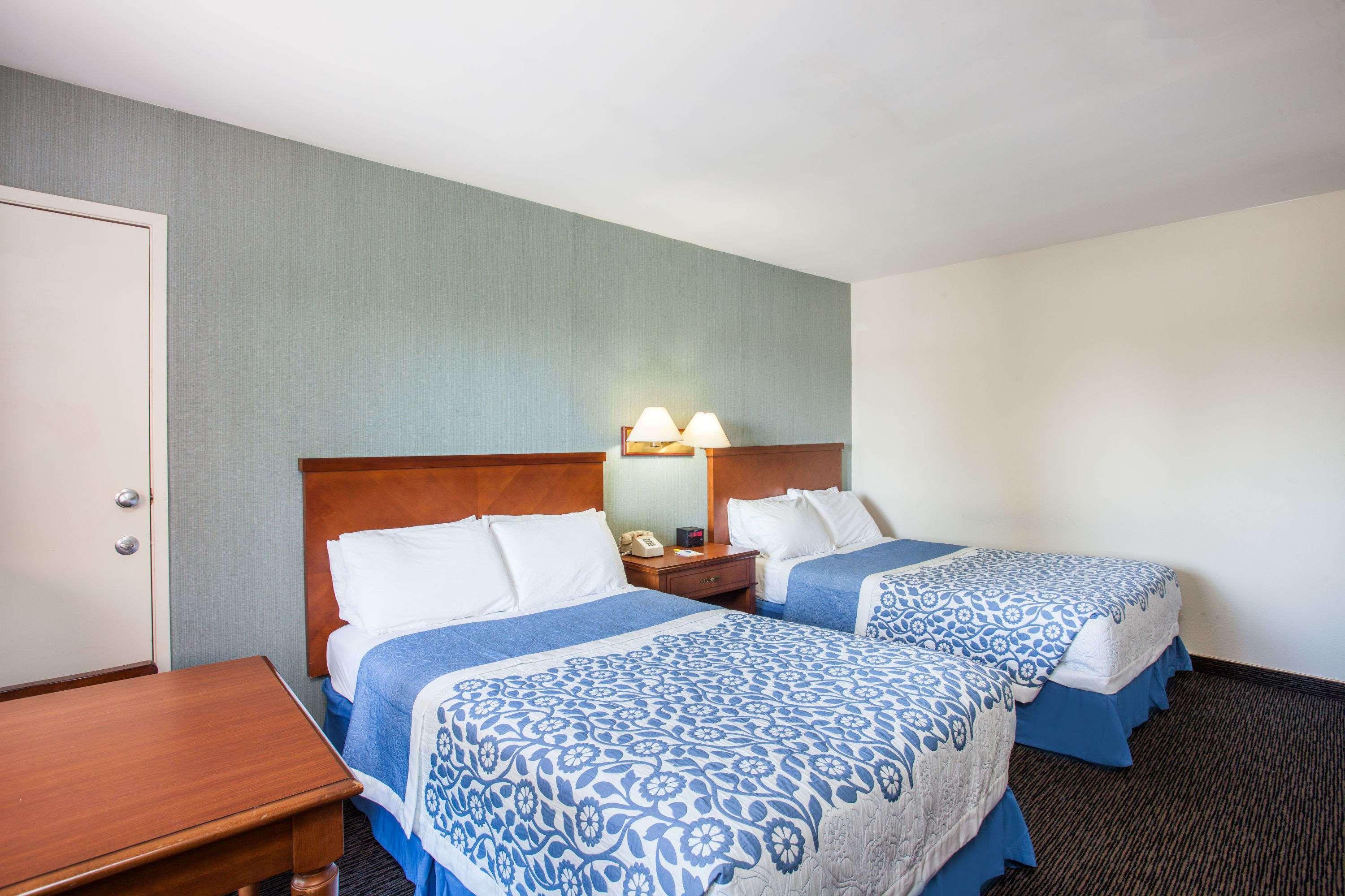 Days Inn By Wyndham Anaheim Near The Park Zewnętrze zdjęcie