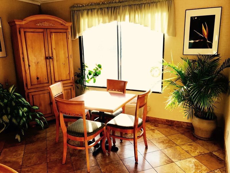 Days Inn By Wyndham Anaheim Near The Park Zewnętrze zdjęcie
