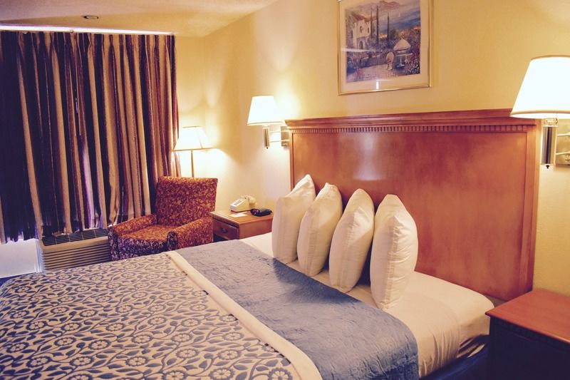 Days Inn By Wyndham Anaheim Near The Park Zewnętrze zdjęcie