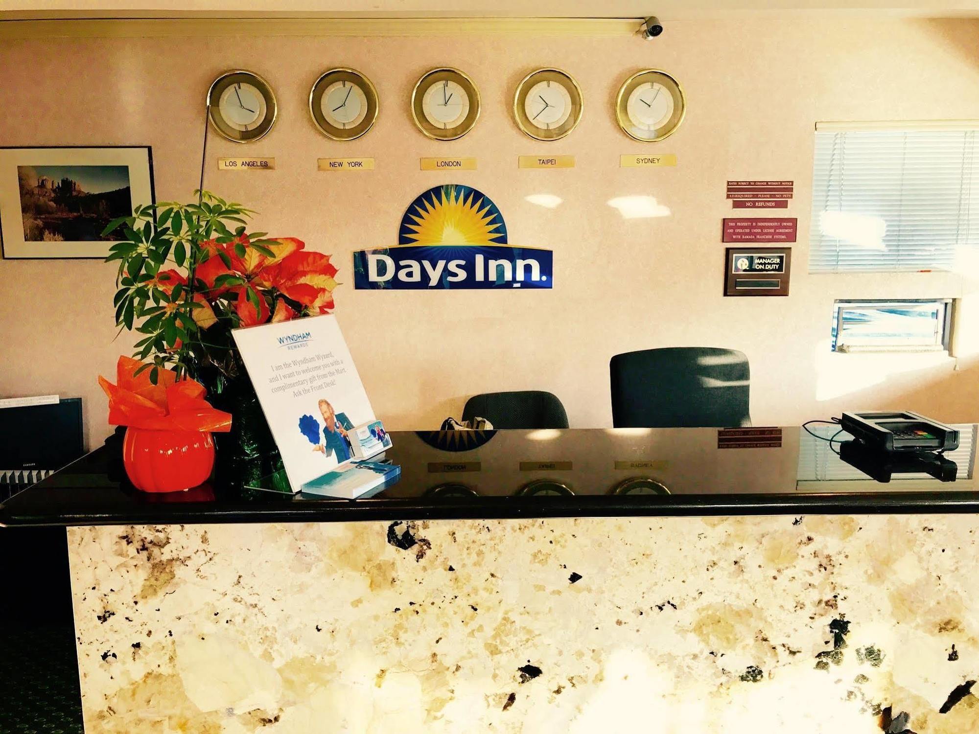 Days Inn By Wyndham Anaheim Near The Park Zewnętrze zdjęcie