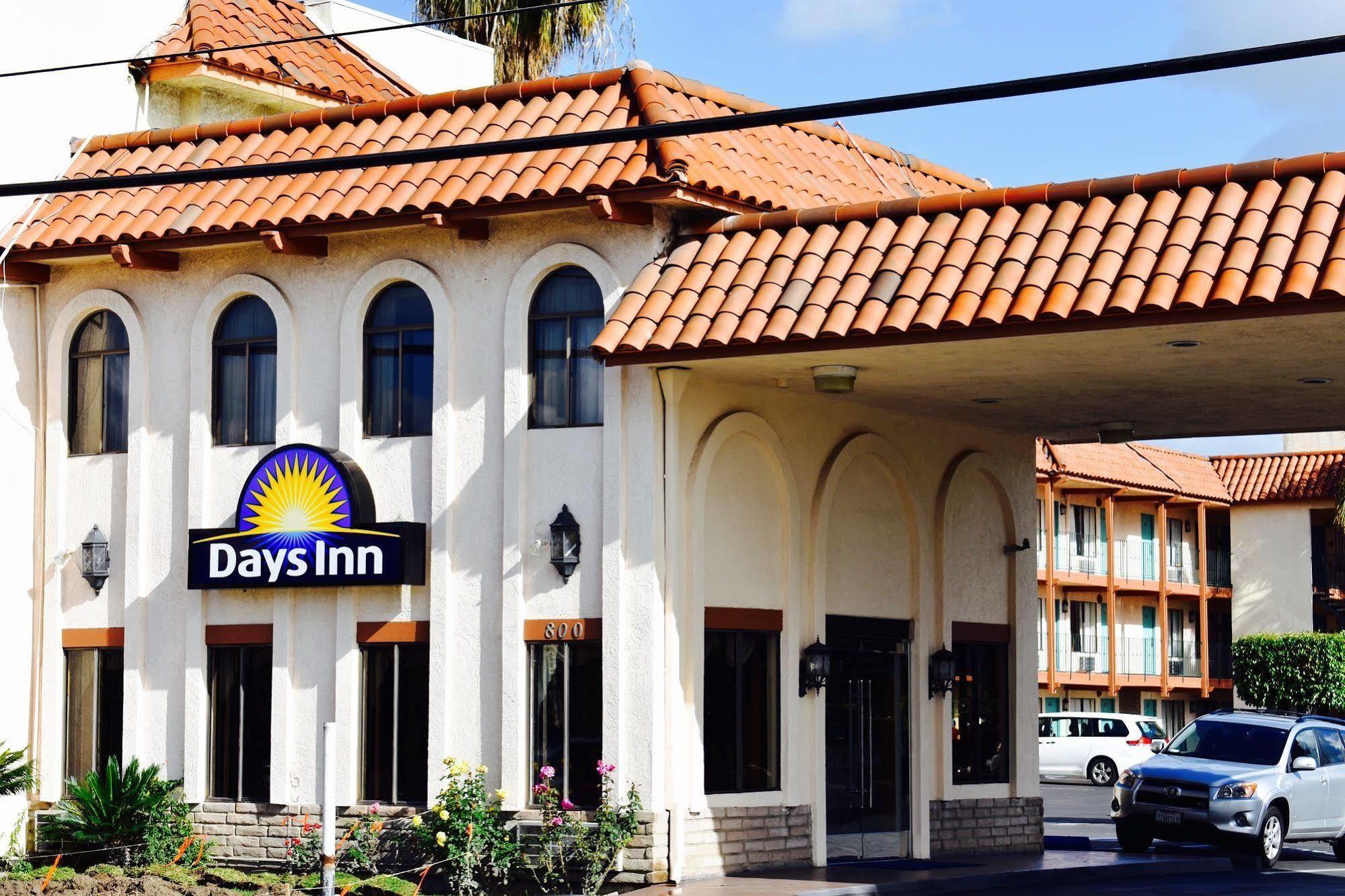 Days Inn By Wyndham Anaheim Near The Park Zewnętrze zdjęcie