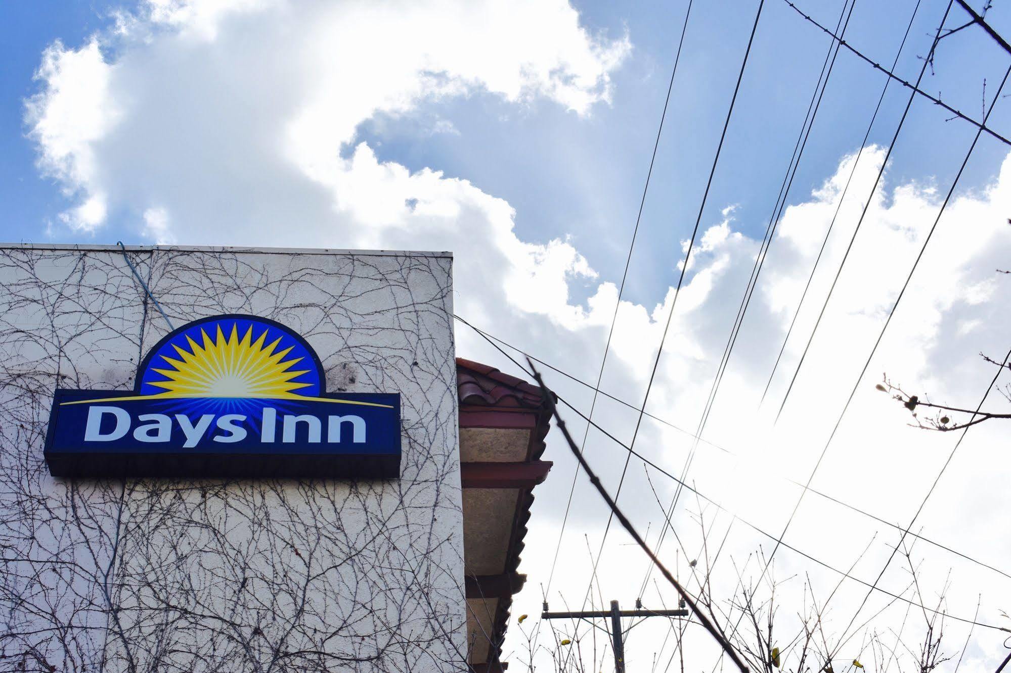 Days Inn By Wyndham Anaheim Near The Park Zewnętrze zdjęcie