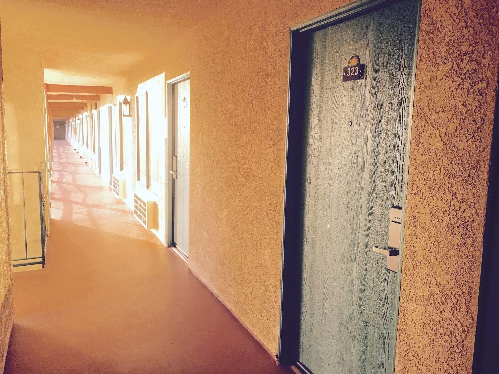 Days Inn By Wyndham Anaheim Near The Park Zewnętrze zdjęcie