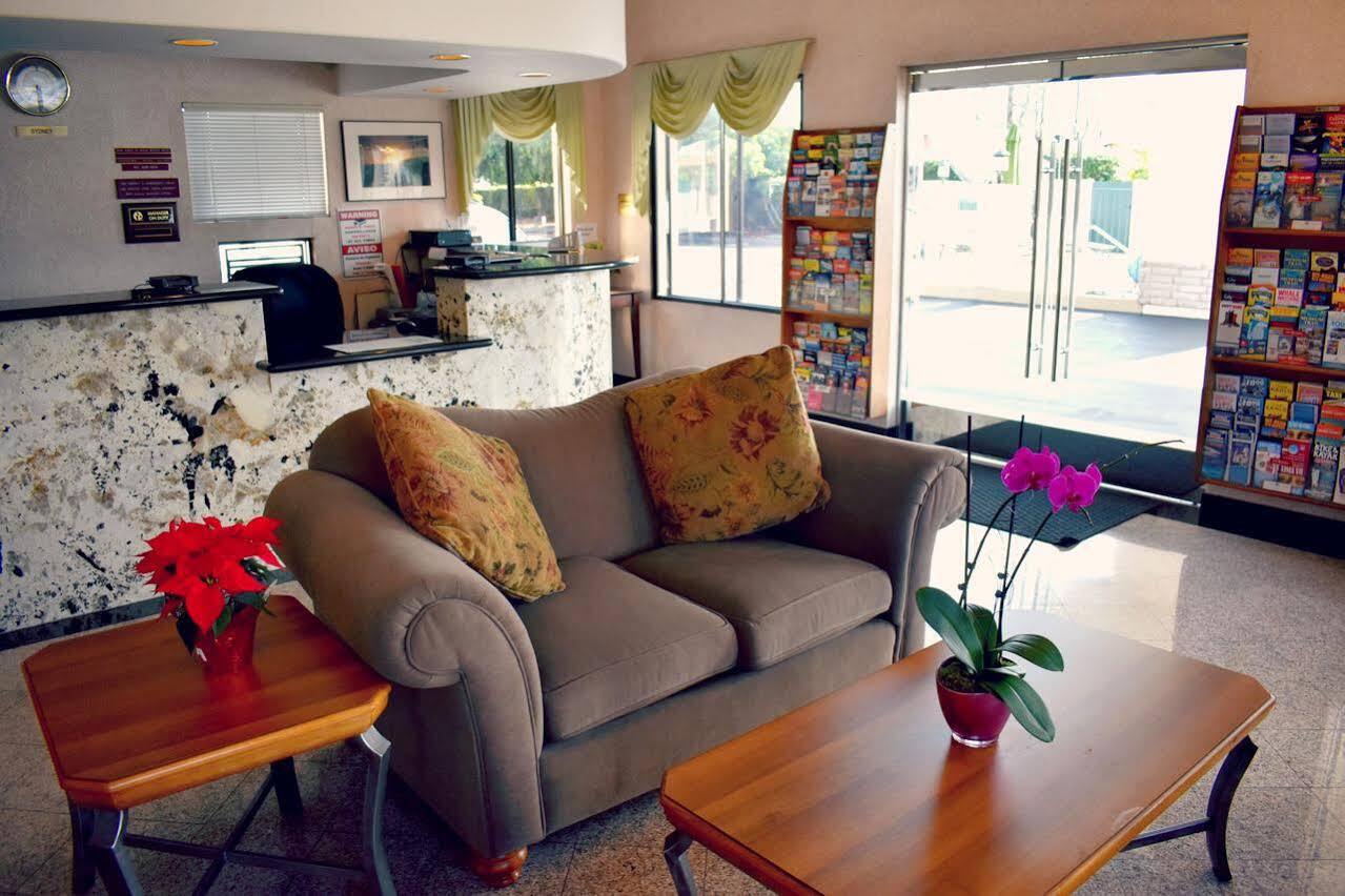 Days Inn By Wyndham Anaheim Near The Park Zewnętrze zdjęcie
