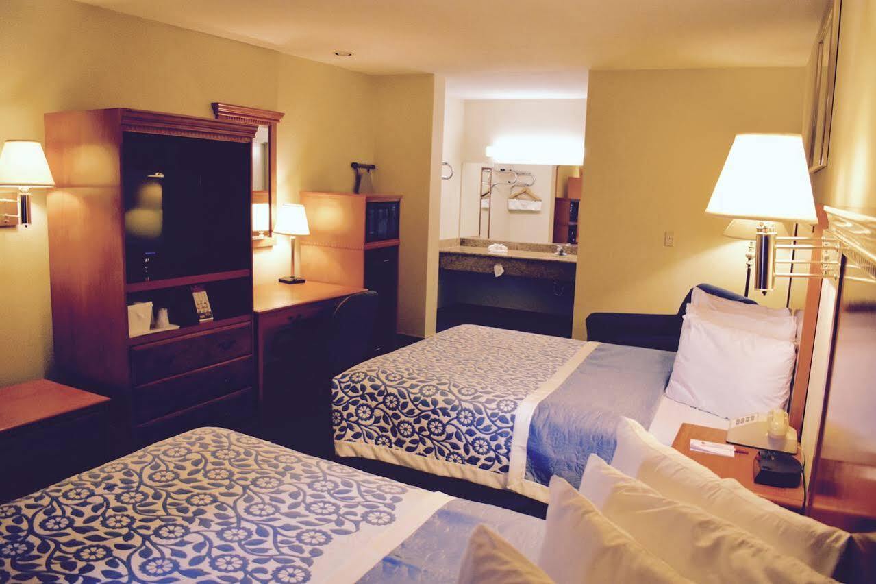 Days Inn By Wyndham Anaheim Near The Park Zewnętrze zdjęcie